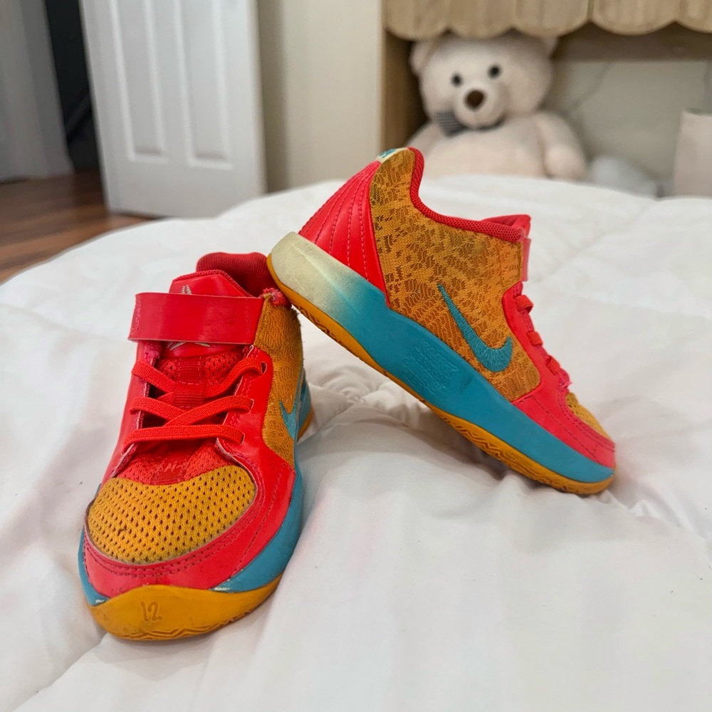 JA 2 Star Power Kids Nikes
